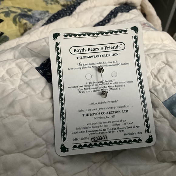 Vintage Boyds Bears & Friends Bearwear Brooch, 2000 - Picture 6 of 11